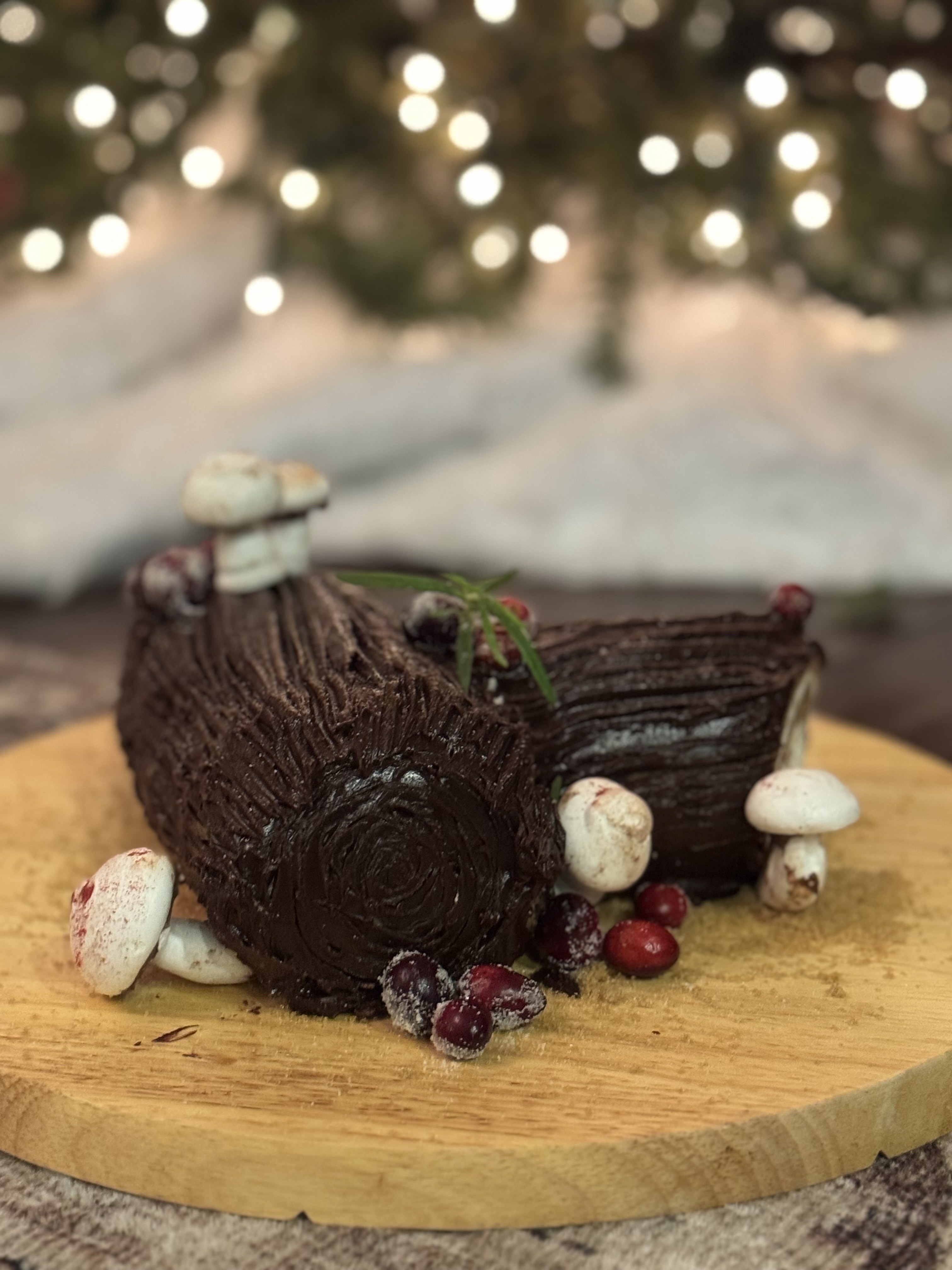 Artisanal log cake with elegant decoration